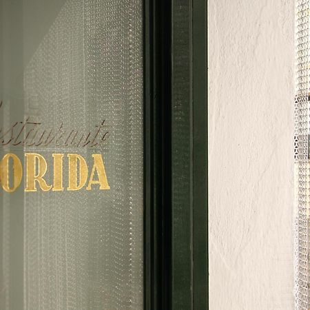 Hostal La Florida Llança Zewnętrze zdjęcie