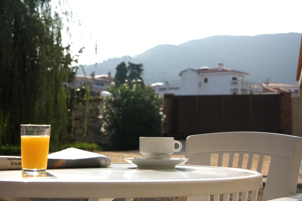 Hostal La Florida Llança Zewnętrze zdjęcie