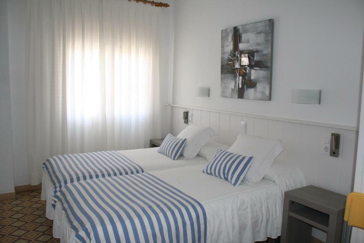 Hostal La Florida Llança Zewnętrze zdjęcie