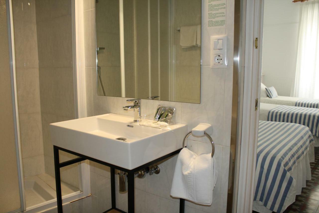 Hostal La Florida Llança Zewnętrze zdjęcie