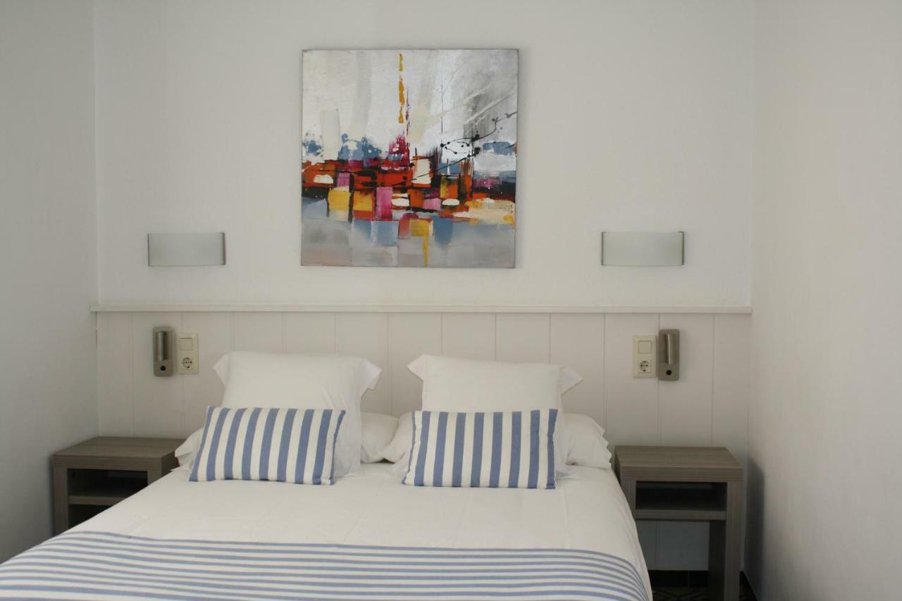 Hostal La Florida Llança Zewnętrze zdjęcie